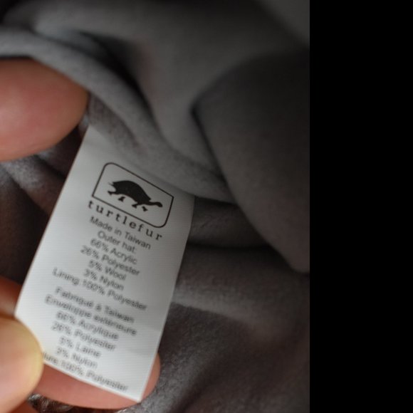 NWT Turtle Fur Lexi Pompom Beanie Blush Fleece Lining Ribbed Cuff - Picture 8 of 10